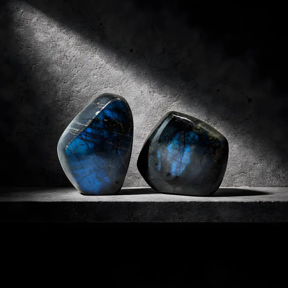 Labradorite - Vertus Bienfaits et Propriétés - Pierre et Cristaux